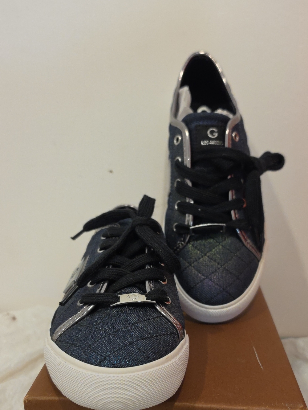 GBG Los Angeles Quilted Navy Black Glitter Low-Top Sneakers